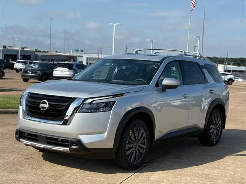 2025 Nissan Pathfinder SL FWD
