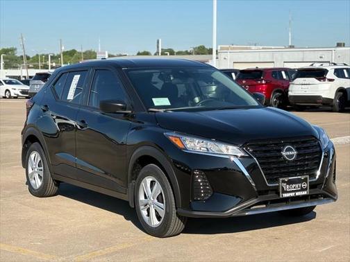 2025 Nissan Kicks S