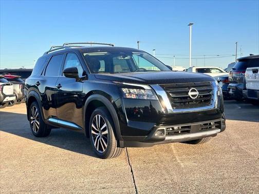 2025 Nissan Pathfinder Platinum FWD