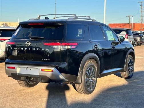 2025 Nissan Pathfinder Platinum FWD