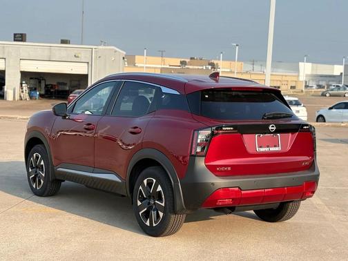 2025 Nissan Kicks SV