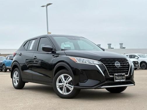 2025 Nissan Kicks S