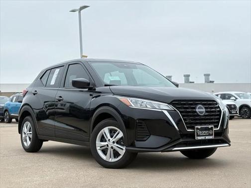 2025 Nissan Kicks S