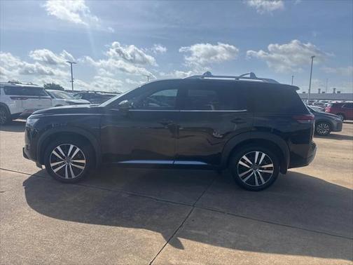 2023 Nissan Pathfinder Platinum 4WD