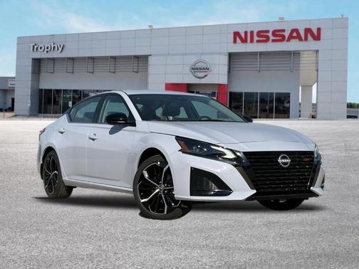 2025 Nissan Altima SR FWD