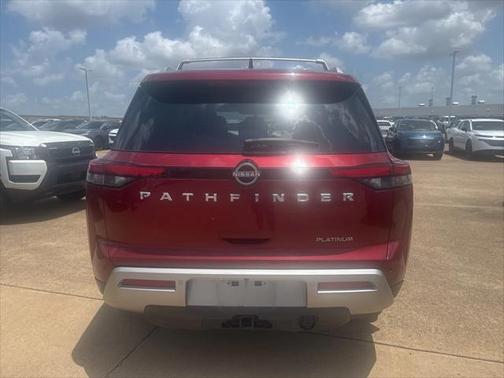 2022 Nissan Pathfinder Platinum 2WD