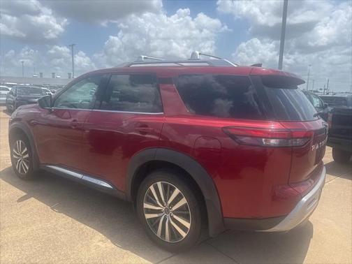 2022 Nissan Pathfinder Platinum 2WD