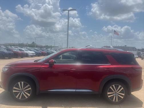 2022 Nissan Pathfinder Platinum 2WD