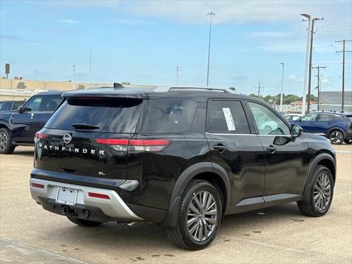 2025 Nissan Pathfinder SL FWD