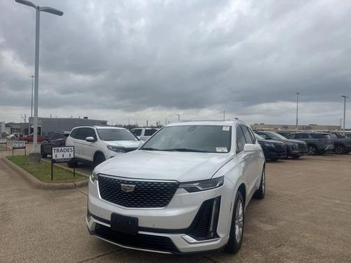 2021 Cadillac XT6 Luxury FWD
