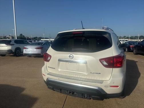 2017 Nissan Pathfinder Platinum