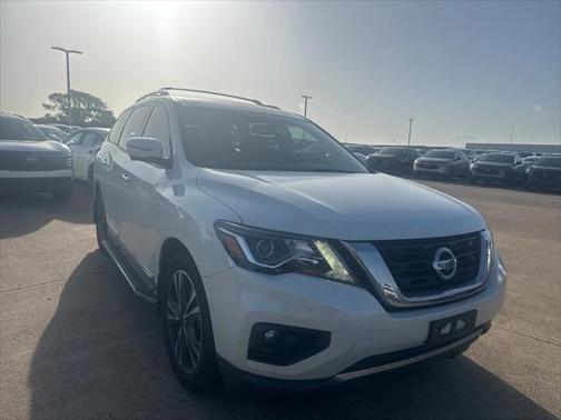 2017 Nissan Pathfinder Platinum