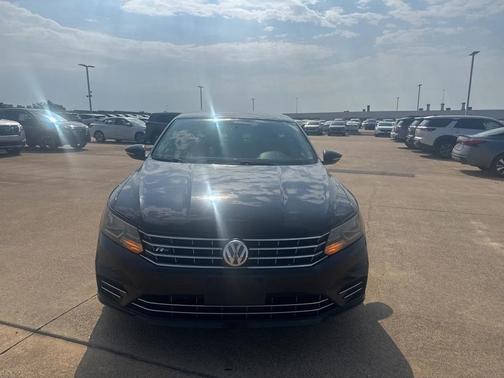 2017 Volkswagen Passat 1.8T R-Line w/Comfort