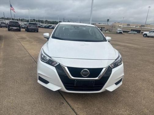 2022 Nissan Versa 1.6 SV