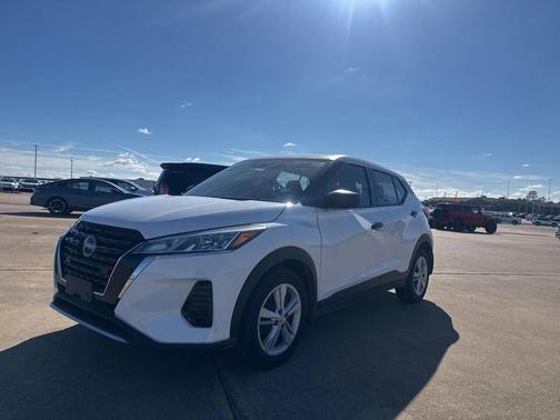 2024 Nissan Kicks S