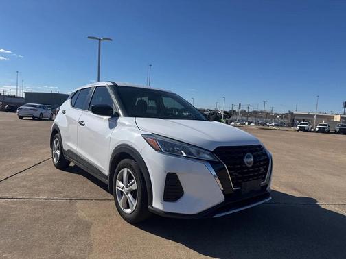 2024 Nissan Kicks S