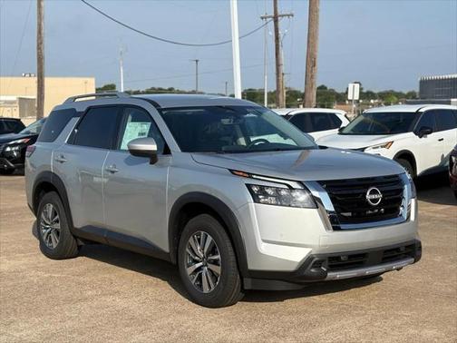 2025 Nissan Pathfinder SL FWD