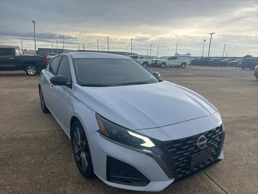 2023 Nissan Altima SR VC-Turbo FWD