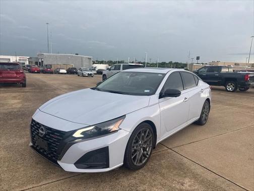 2023 Nissan Altima SR VC-Turbo FWD