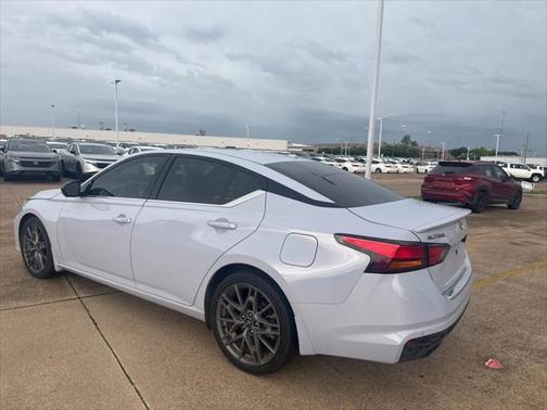2023 Nissan Altima SR VC-Turbo FWD