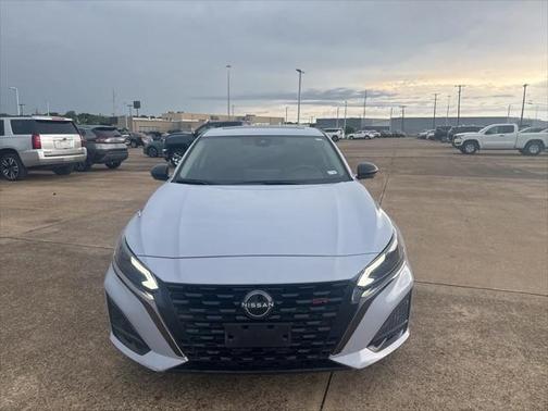 2023 Nissan Altima SR VC-Turbo FWD