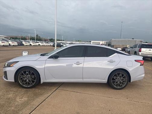 2023 Nissan Altima SR VC-Turbo FWD