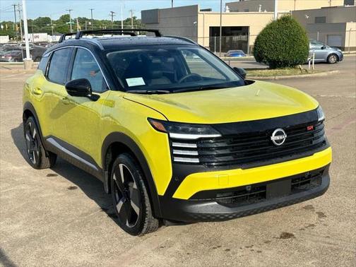 2025 Nissan Kicks SR