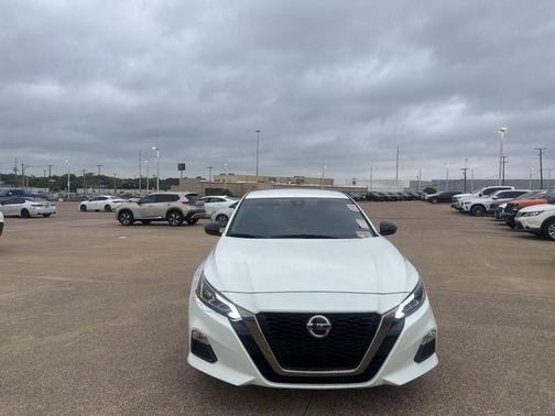 Pearl White Tricoat 2021 Nissan Altima SR FWD