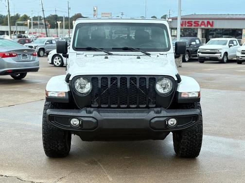 2021 Jeep Gladiator Sport