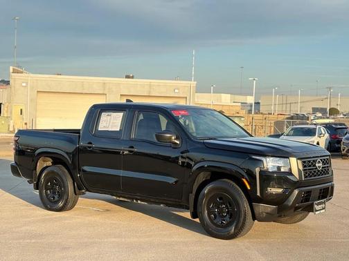 2022 Nissan Frontier S