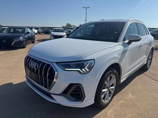 2023 Audi Q3 Premium 45 TFSI S line quattro Tiptronic