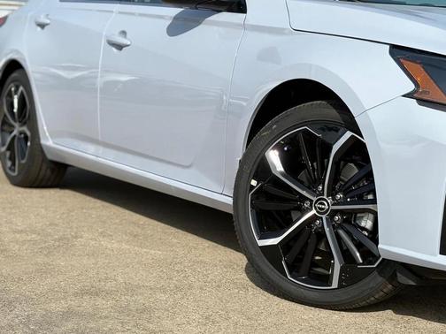 2025 Nissan Altima SR FWD