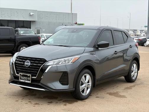 2025 Nissan Kicks S