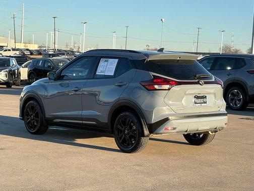 2023 Nissan Kicks SR