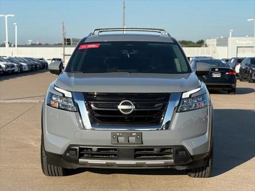 2024 Nissan Pathfinder Platinum FWD