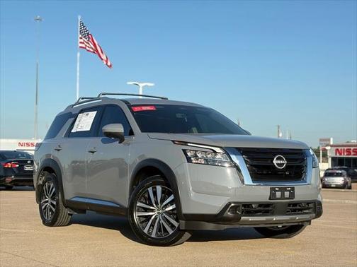2024 Nissan Pathfinder Platinum FWD