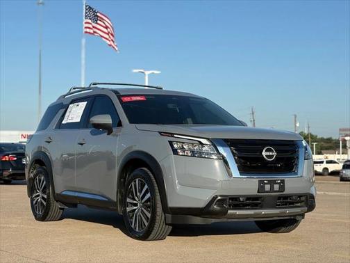 2024 Nissan Pathfinder Platinum FWD