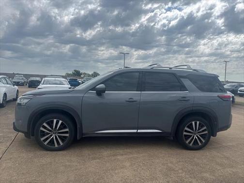 2024 Nissan Pathfinder Platinum FWD