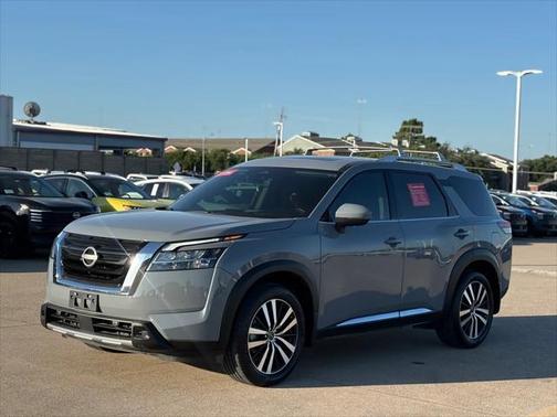 2024 Nissan Pathfinder Platinum FWD