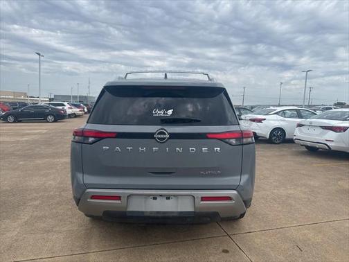 2024 Nissan Pathfinder Platinum FWD