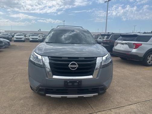 2024 Nissan Pathfinder Platinum FWD