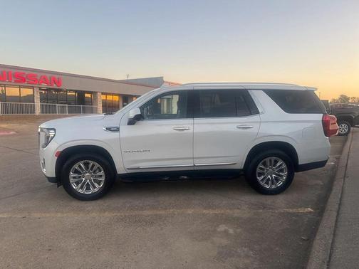 2023 GMC Yukon SLT