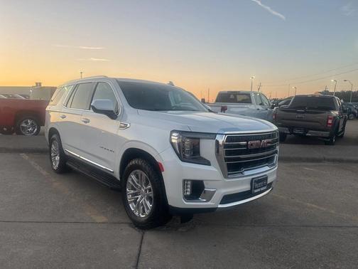 2023 GMC Yukon SLT