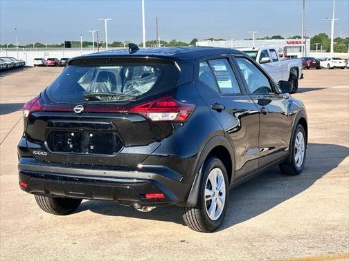 2025 Nissan Kicks S