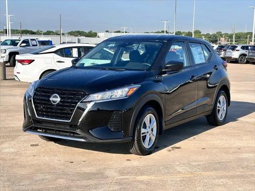 2025 Nissan Kicks S