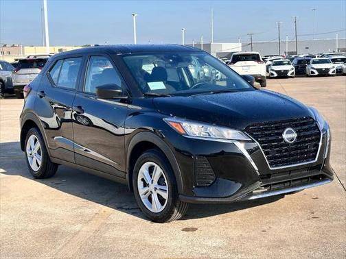 2025 Nissan Kicks S