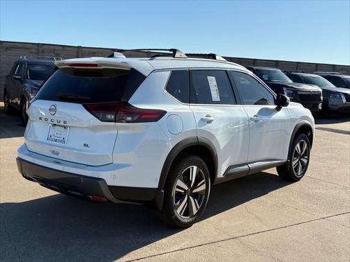 2025 Nissan Rogue SL