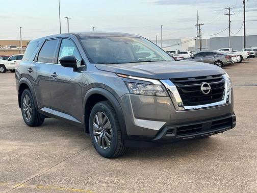 2025 Nissan Pathfinder S FWD
