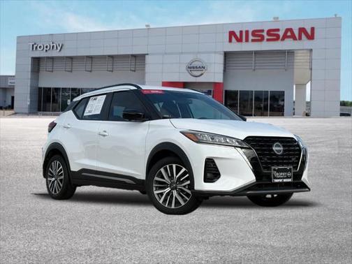 2023 Nissan Kicks SR