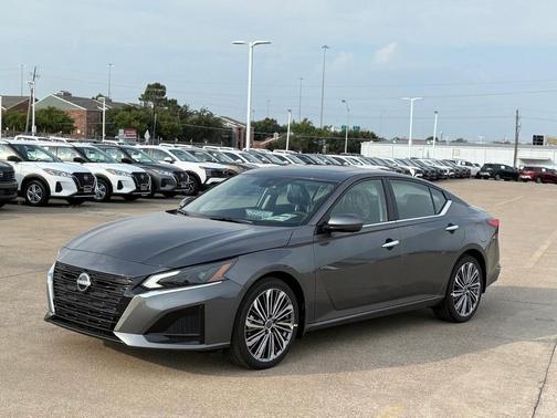2025 Nissan Altima SL FWD